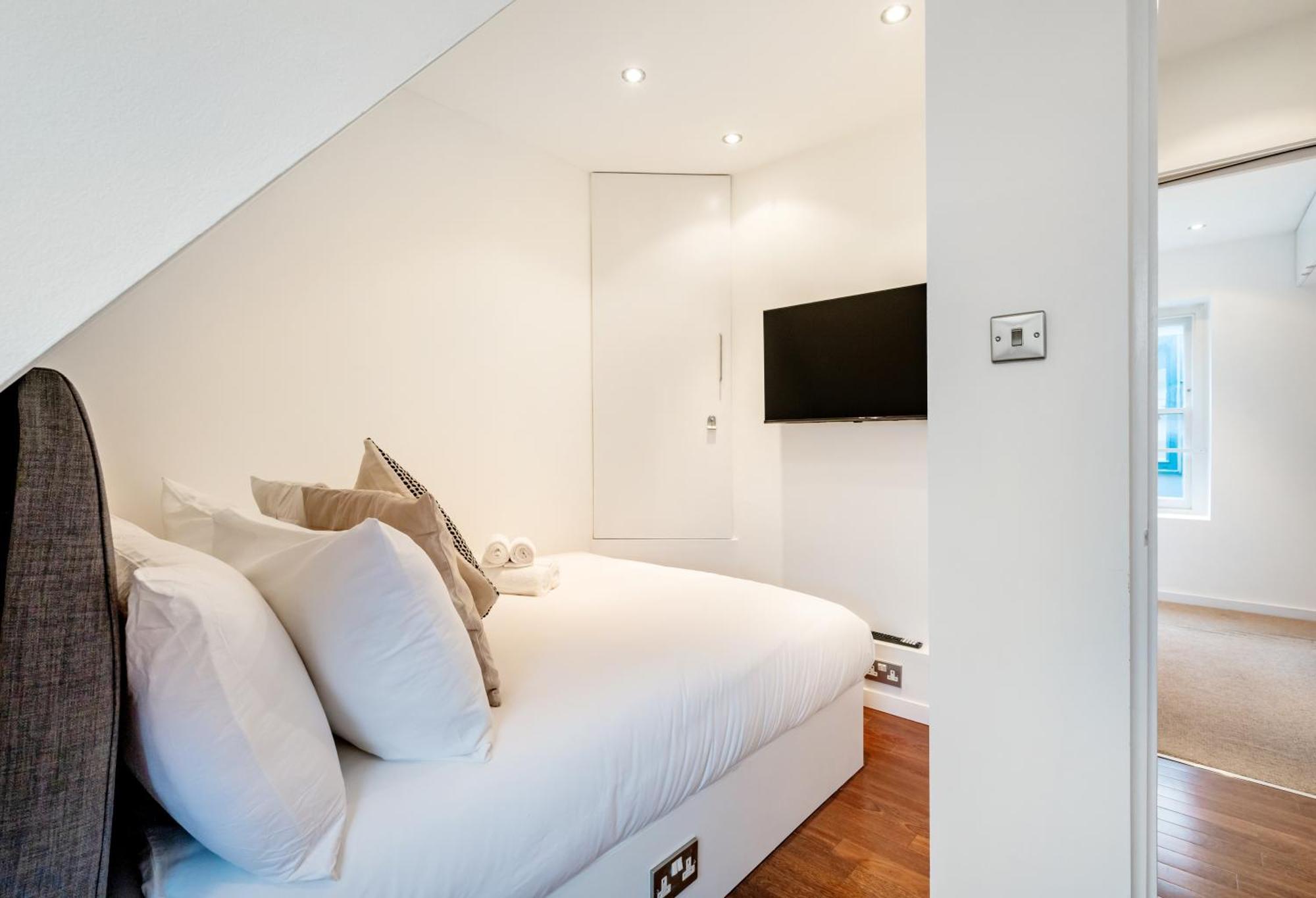 Huge & 3 Bedr, 4 Beds, Covent Gdn Apartamento *